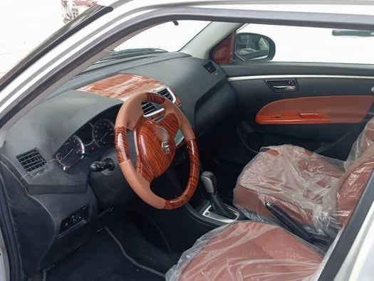 Suzuki Swift 2016, boîte automatique, climatisation fonctionnelle