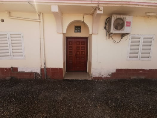 Appartement F4 avec cuisine équipée et citerne d\'eau à Saline Ouest