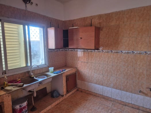Appartement F4 avec cuisine équipée et citerne d\'eau à Saline Ouest