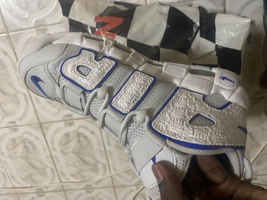 Baskets Nike Air More Uptempo taille 43, état neuf