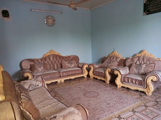 Chambres et salon à vendre