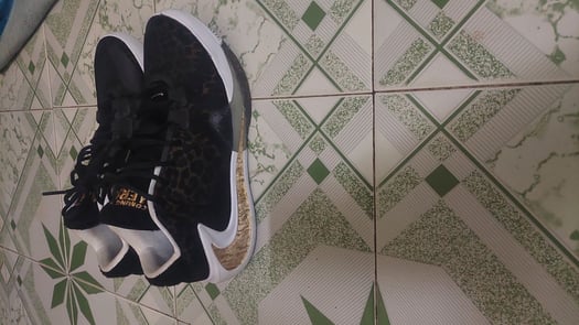 Chaussures Come to America, pointure 10.5 ou 43 - 44