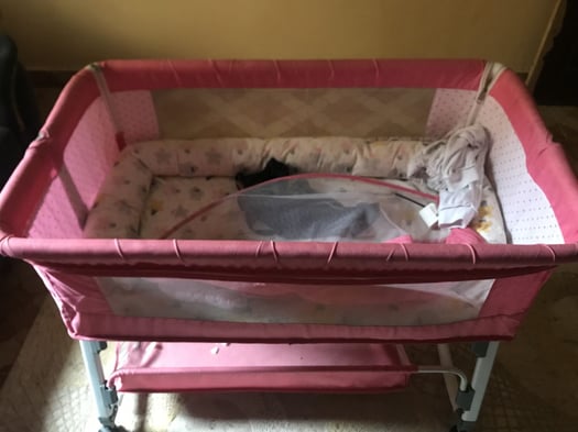 Lit bébé en très bon état, prix négociable