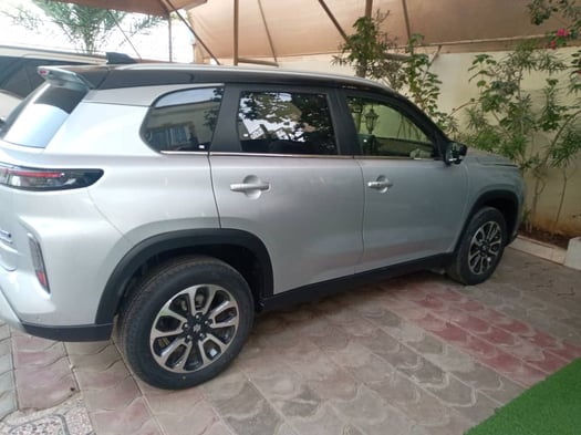 Suzuki Grand Vitara, SUV moderne et économique à louer