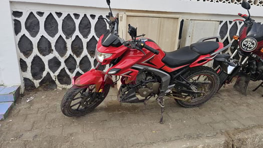 Moto Senke 200cc , état neuf, faible kilométrage