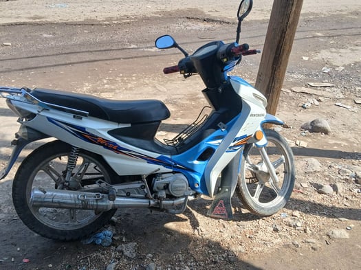 Moto Jincheng 110, en excellent état, 1 an d\'utilisation