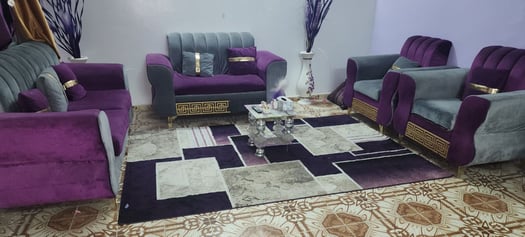 Salon de luxe récent à vendre, Tapi inclus