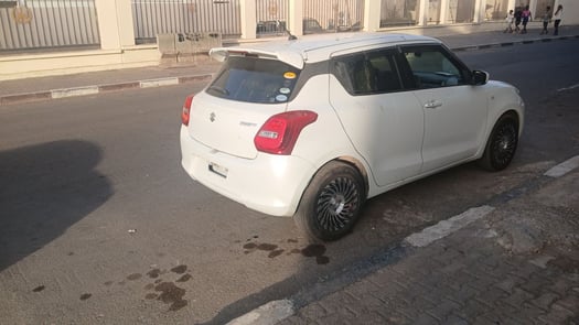 Suzuki Swift 2018, Essence, Boîte Automatique, Faible Kilométrage
