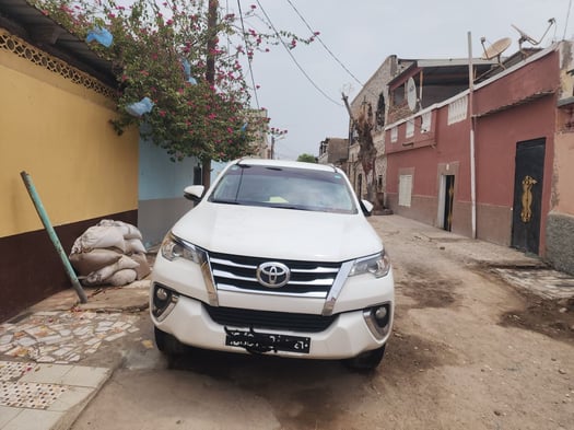Toyota Fortuner 2018, climatisation parfaite, prêt à l\'essai