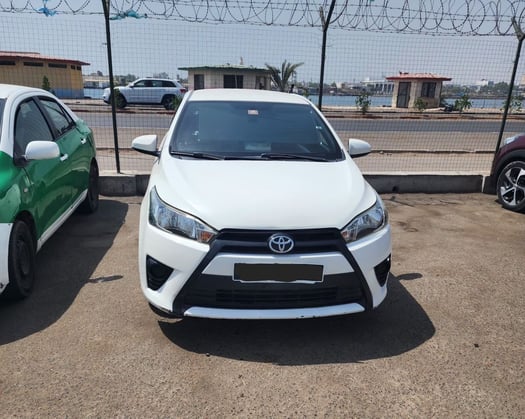 Toyota Yaris 2015, automatique, essence, bon état, faible consommation