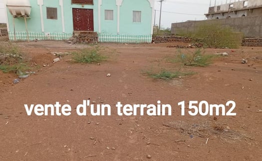 Terrain de 150m² à vendre près de la route principale de Damerjog