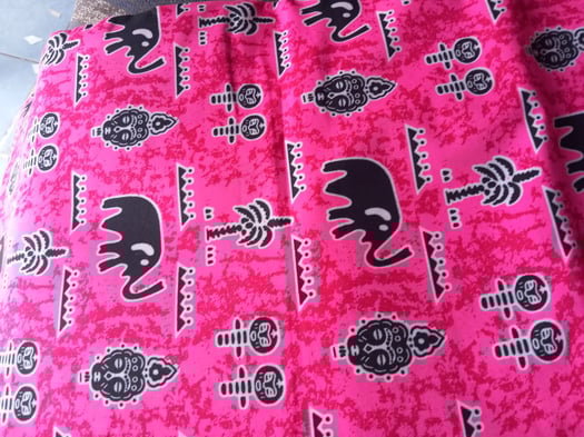 Pagnes africains neufs - motifs et coloris traditionnels - qualité supérieure