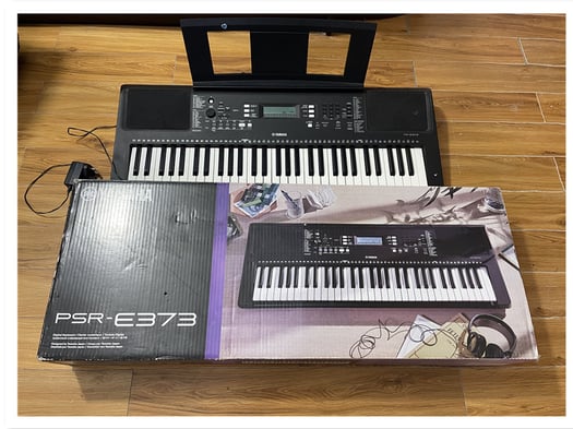 Clavier électronique YAMAHA PSR-E373 presque neuf