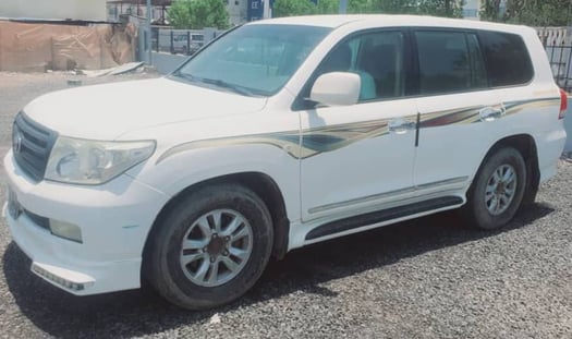 Toyota Land Cruiser V8 Diesel - Puissant et Confortable