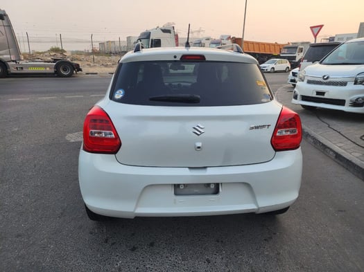 Suzuki Swift 2017 - Essence - Automatique - Très bon état