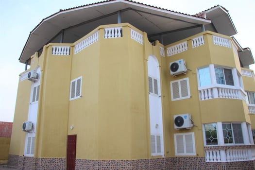 2 Appartements F4 avec terrasse et parking à Gabode 5, parfait pour une vie familiale confortable