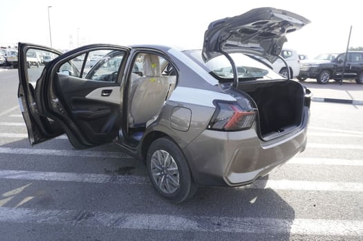 Suzuki Dzire 2025, automatique, essence, silver, excellent état