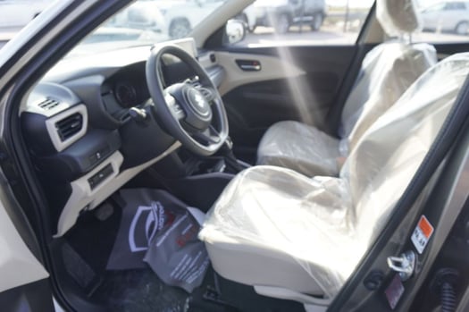 Suzuki Dzire 2025, automatique, essence, silver, excellent état