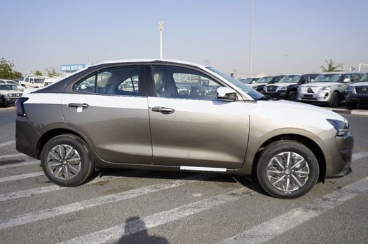 Suzuki Dzire 2025, automatique, essence, silver, excellent état