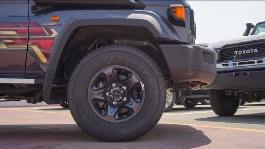 Toyota Land Cruiser 70 V8 LX 2025 en excellent état