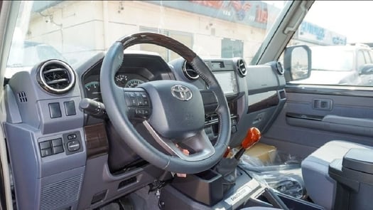 Toyota Land Cruiser 70 V8 LX 2025 en excellent état