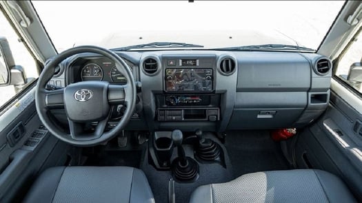 Toyota Land Cruiser 2025, diesel, boîte manuelle, excellent état
