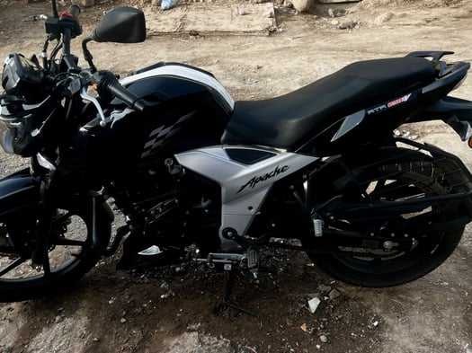 Moto TVS, économique & puissante, look sportif, confortable