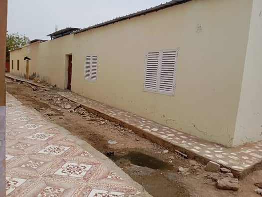 Maison F3 récente avec grande véranda à louer à Pk13