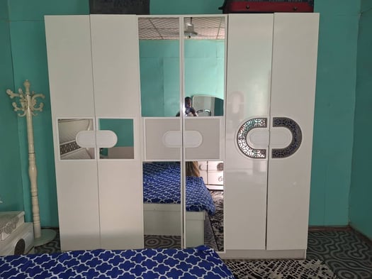 Meuble lit et armoire neufs à vendre à prix imbattable