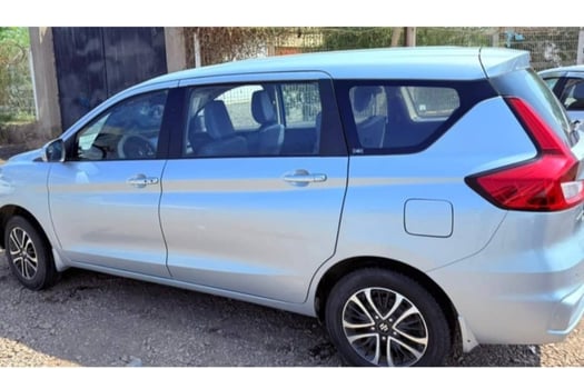 Suzuki Ertiga 2023, essence, 7 places, climatisation, double clé