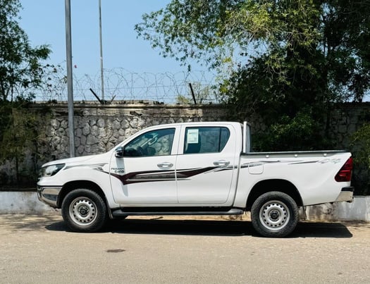 Toyota Hilux 2018, boîte manuelle, excellent état