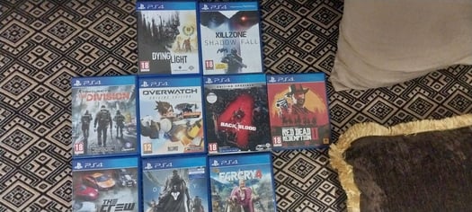 Lot de CD PS4 à vendre, prix négociable