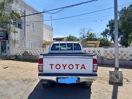 Toyota Hilux 4X4 2015, diesel, en excellent état avec équipements neufs pour maison, sport et détente