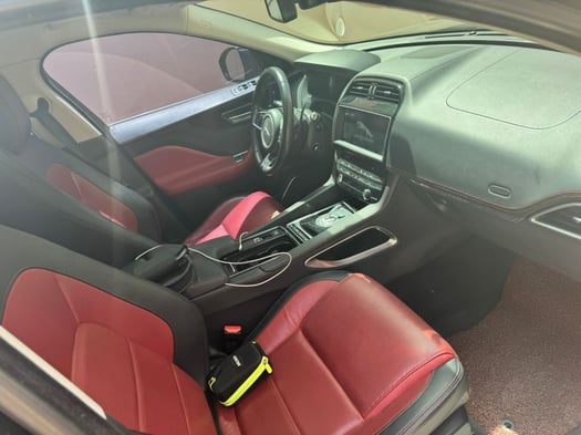 Jaguar F-Pace 2017, R Sport Diesel 180 CH, Confort absolu