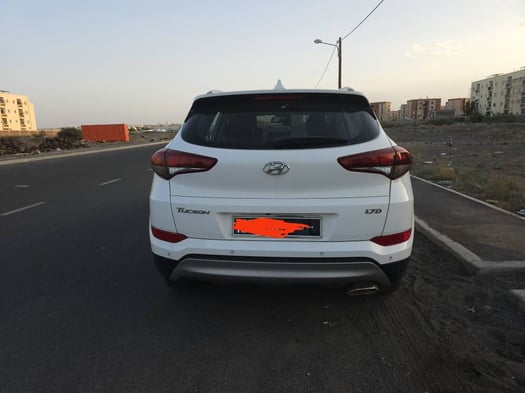 Hyundai Tucson 2018, diesel, automatique, climatisation, caméras, limiteur de vitesse