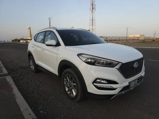 Hyundai Tucson 2018, diesel, automatique, climatisation, caméras, limiteur de vitesse