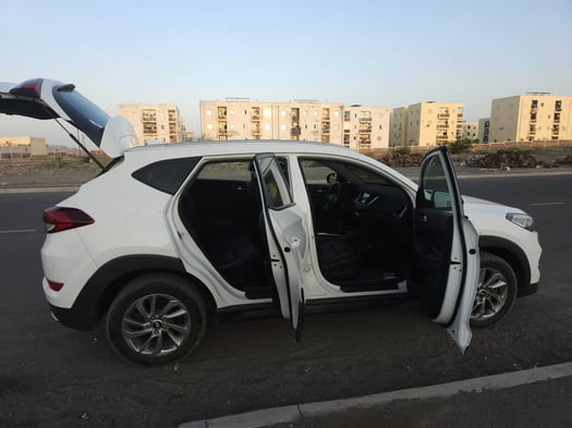 Hyundai Tucson 2018, diesel, automatique, climatisation, caméras, limiteur de vitesse