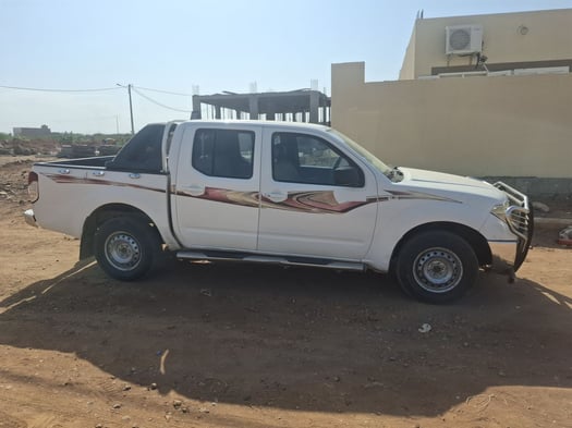 Nissan Navara Diesel en Excellent État à Vendre