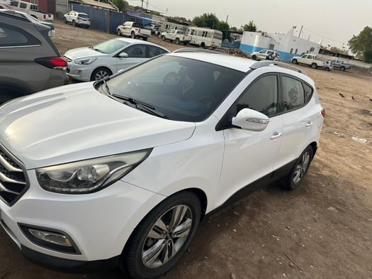 Hyundai Tucson 2014, bon état, économique, climatisée