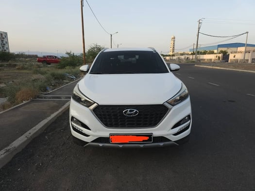 Hyundai Tucson 2018, diesel, automatique, climatisation, caméras, limiteur de vitesse