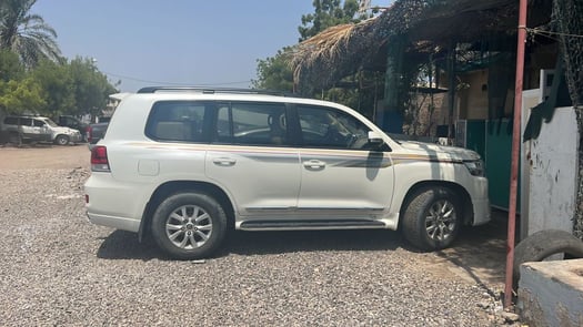 Toyota Land Cruiser 2017, SUV haut de gamme, 7 places, full options