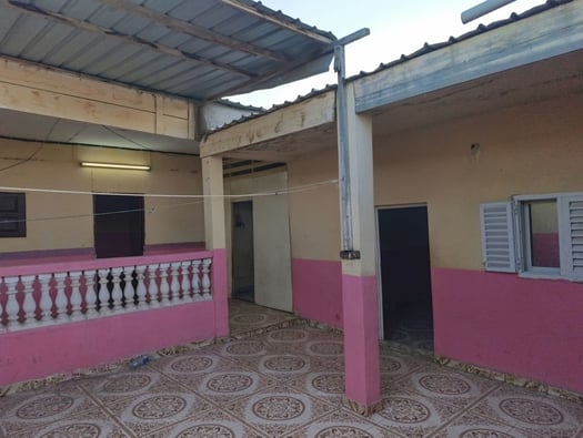 Maison F3 propre avec eau et électricité à louer à PK12 Bamba Daoud