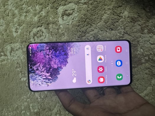Samsung S20 8Go 128Go en très bon état