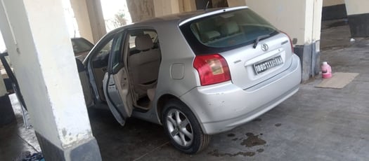 Toyota Corolla, gazoil, manuel, clim et radio, en très bon état
