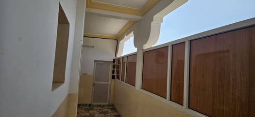 Appartement spacieux avec réservoir d\'eau à Gabode 5