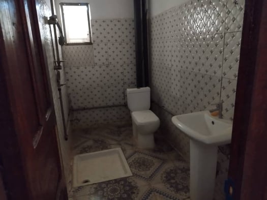 Maison F4 avec terrasse à PK12 à vendre