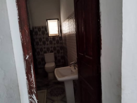 Maison F4 avec terrasse à PK12 à vendre