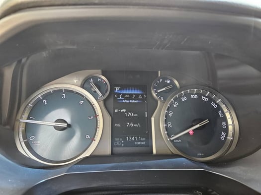 Toyota Land Cruiser Prado VXR 2022, puissant et confortable