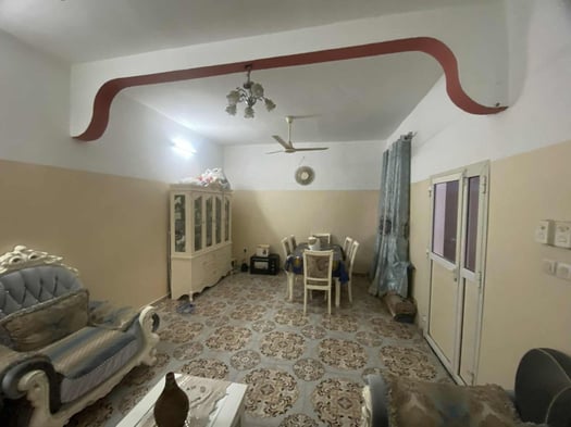 Maison F4 récente avec terrasse, Hayableh, 166m2, titre foncier