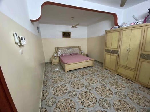 Maison F4 récente avec terrasse, Hayableh, 166m2, titre foncier